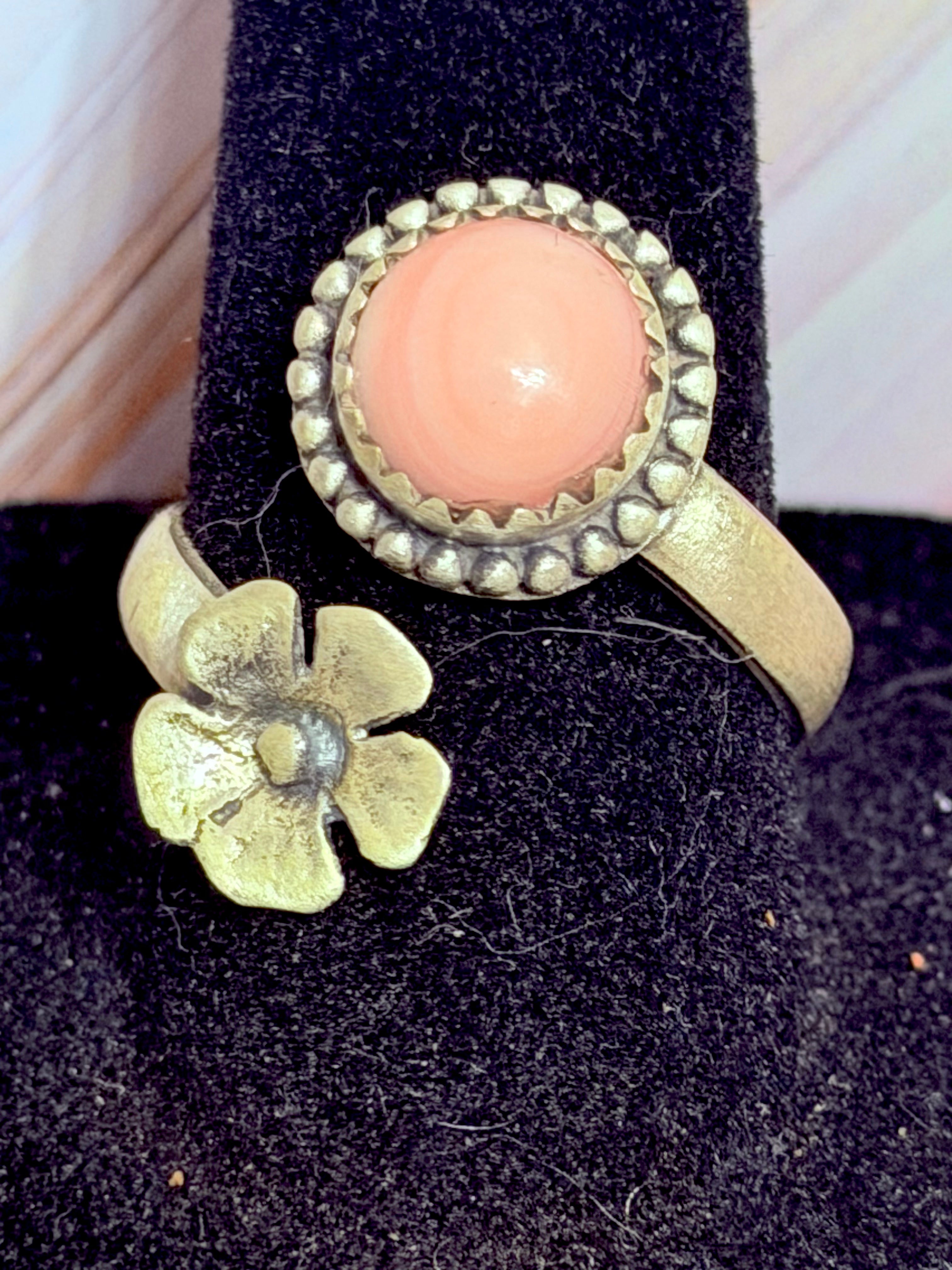 Pink Conch & flower ring
