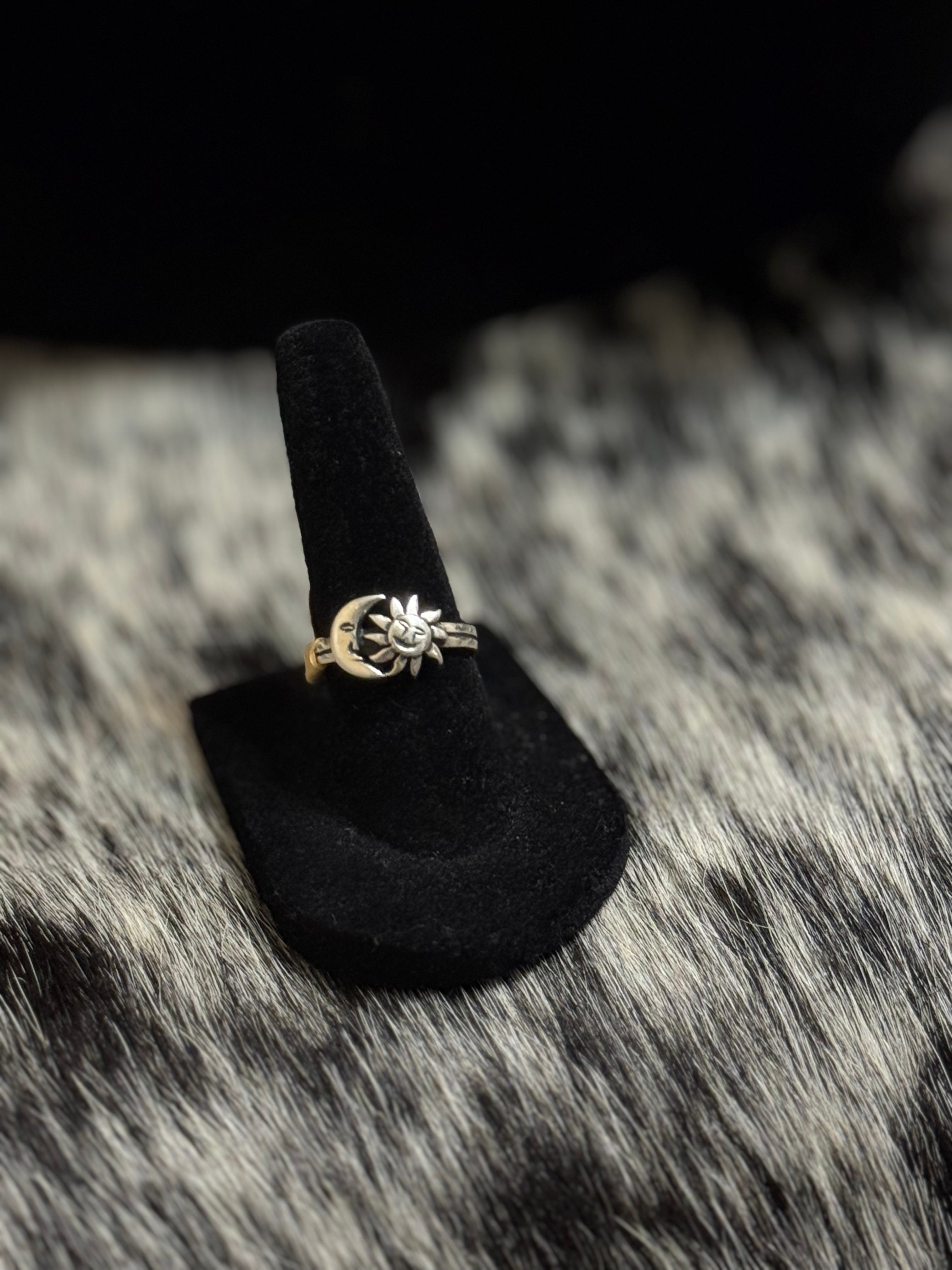 Sun & moon ring