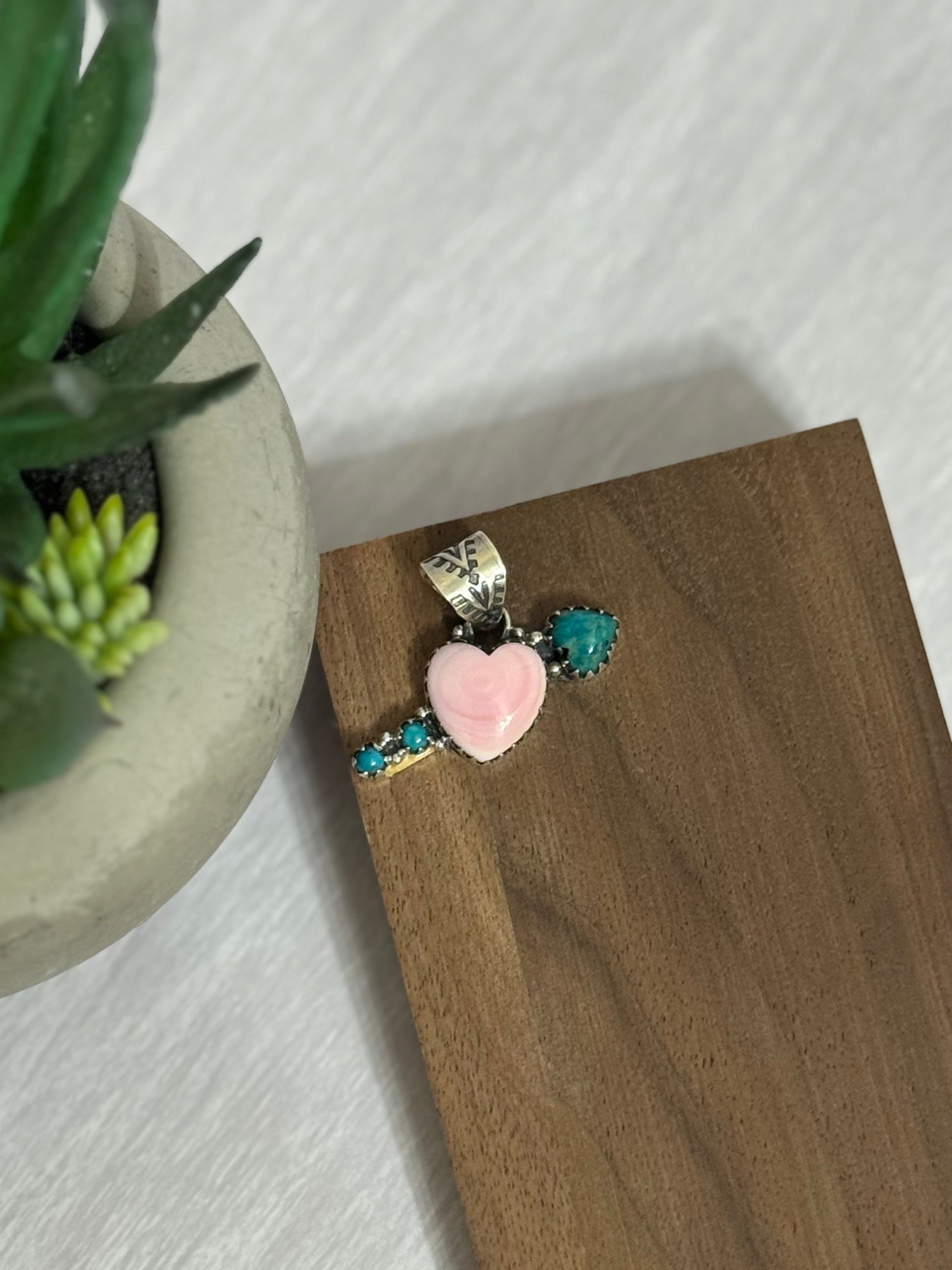 Heart w/ arrow pendant
