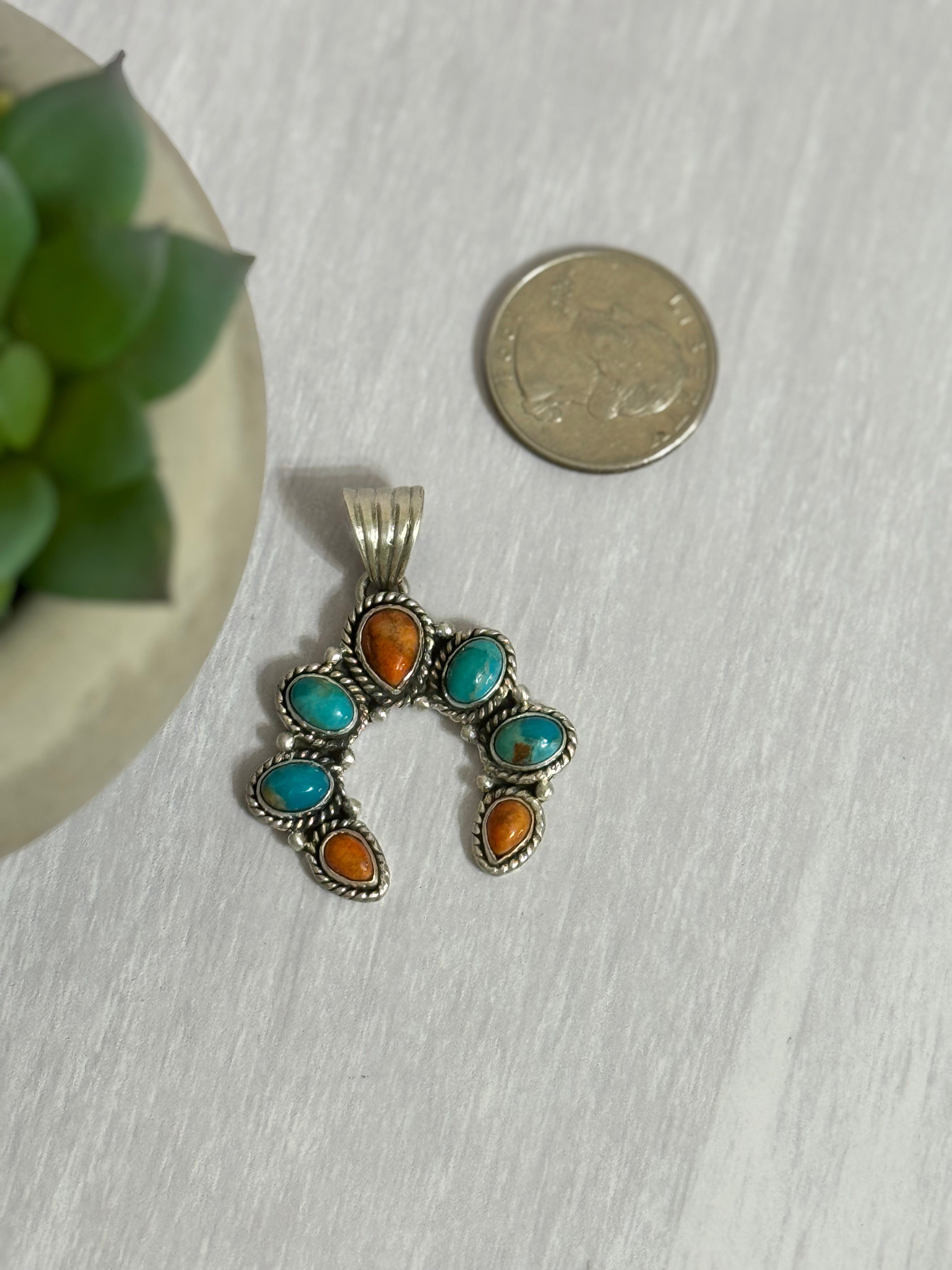 Naja Pendant