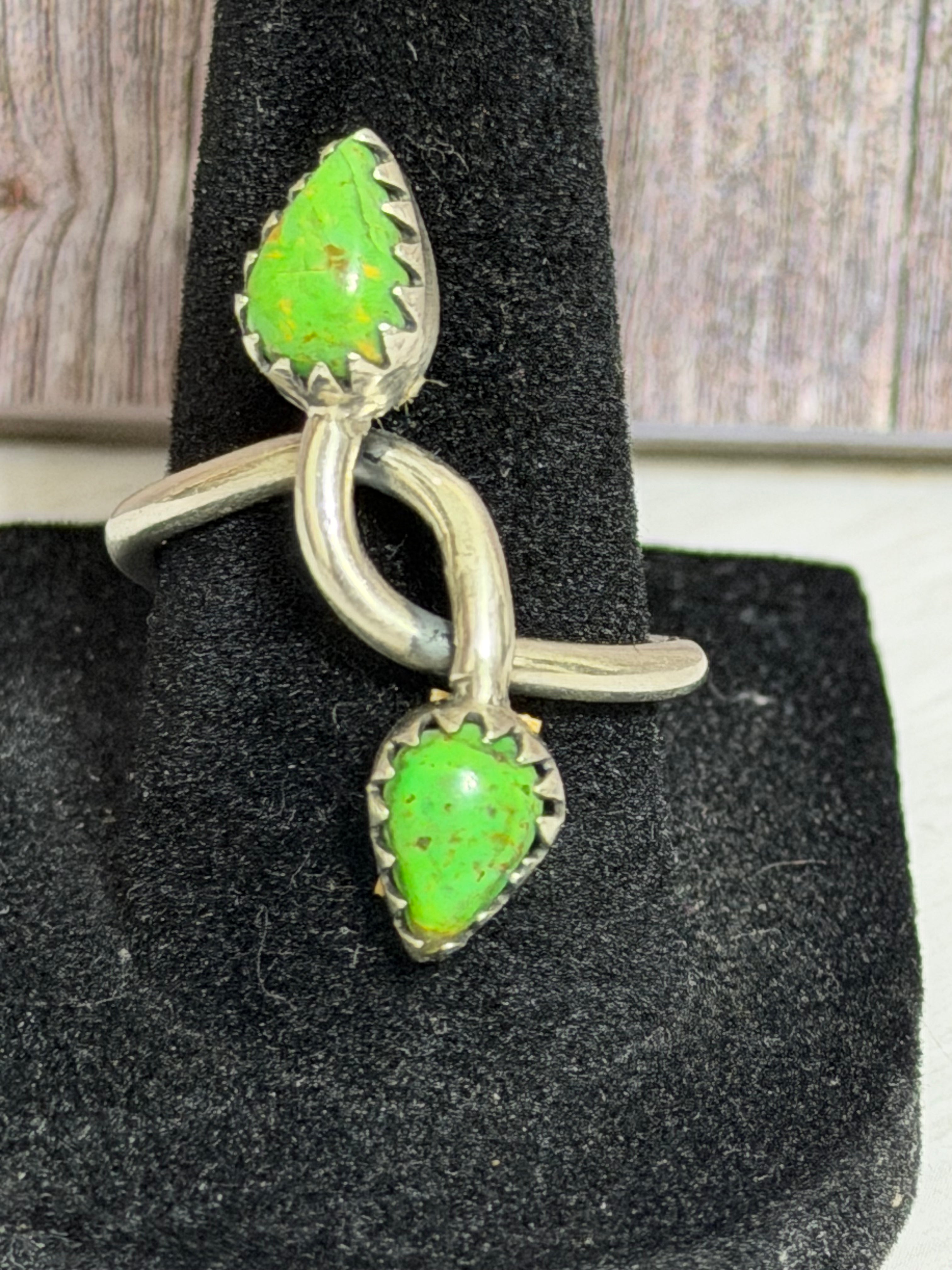 Gaspeite Twist Ring